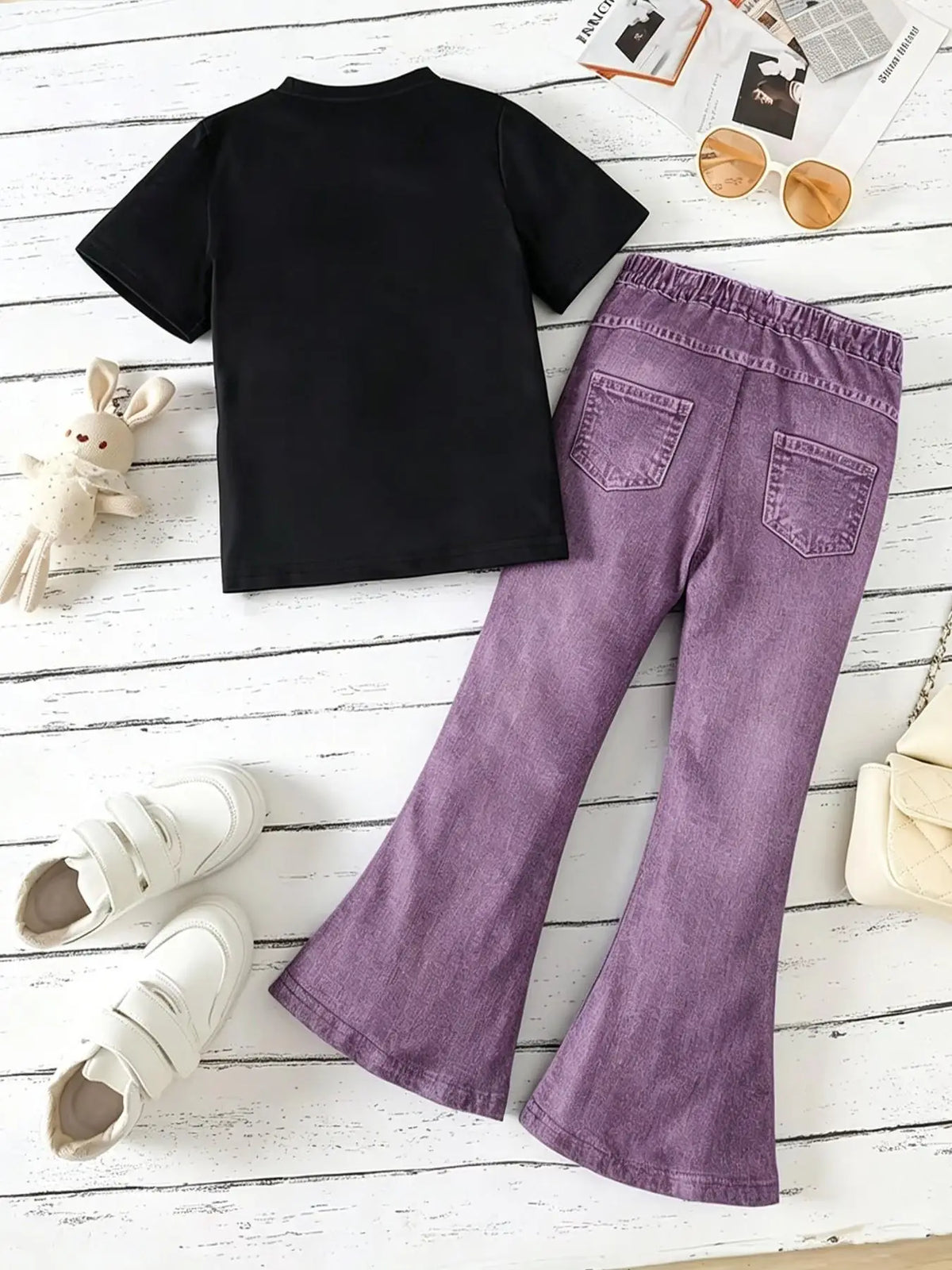 Girls' Summer Casual Outfit: Black Short-Sleeve Top with Smi