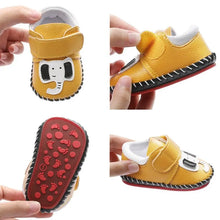 Load image into Gallery viewer, Moccasins Baby Shoes See:Saw Kids